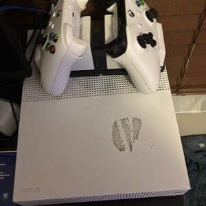 Xbox one with 2 controllers comes w/ 5 games negotiating